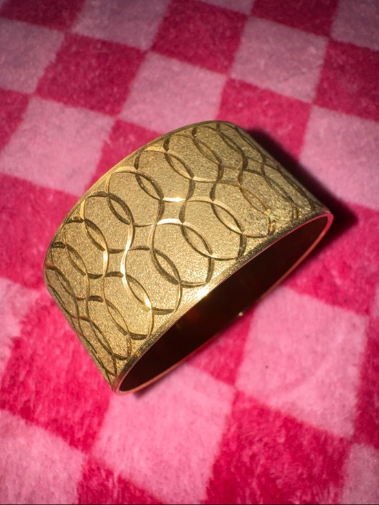 Jewelry - Vintage Gold-Tone Patterned Wide Bangle Bracelet - Elegant Women Jewelry